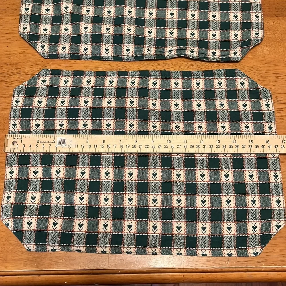 Set of 2 Handmade Cloth Reversible Placemats with 4 Coordinating Cloth Napkins